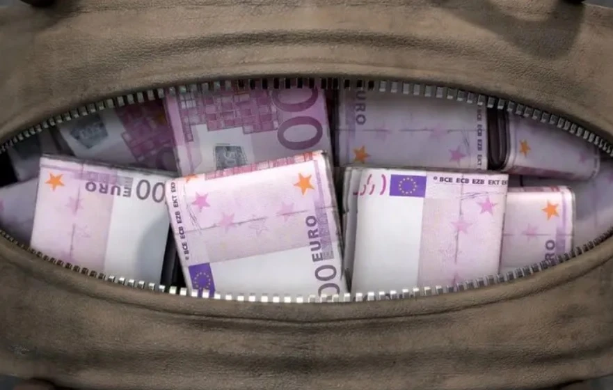 Служители на железницата намериха чанта с 42 000 евро, а ден по-късно...