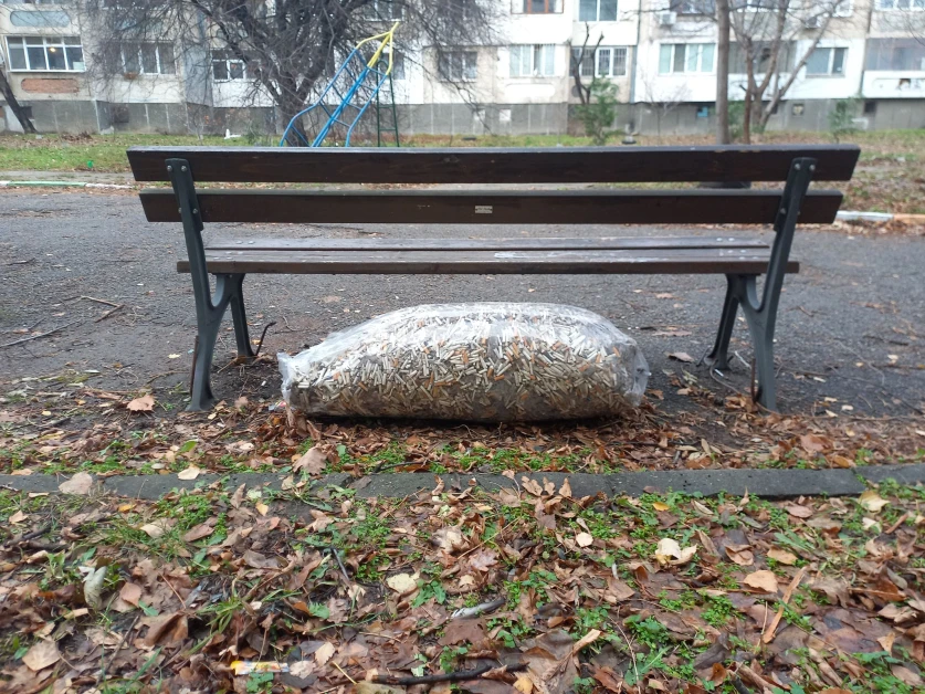 Софиянец изуми: Показа този чувал и обяви, че вътре има 36 500... СНИМКИ