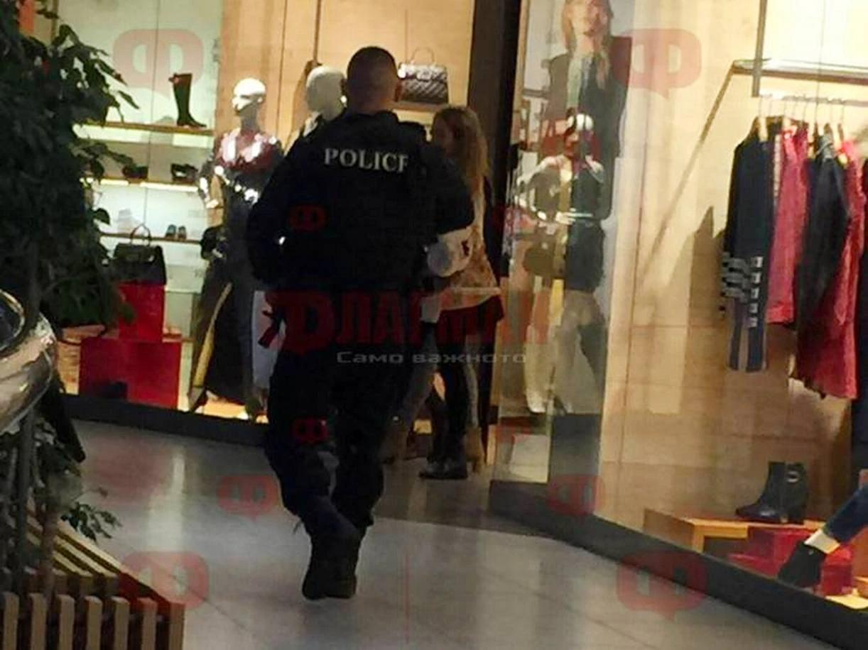 Разкриха гнусния перверзник, показвал порно на малки момиченца в мол в Бургас 