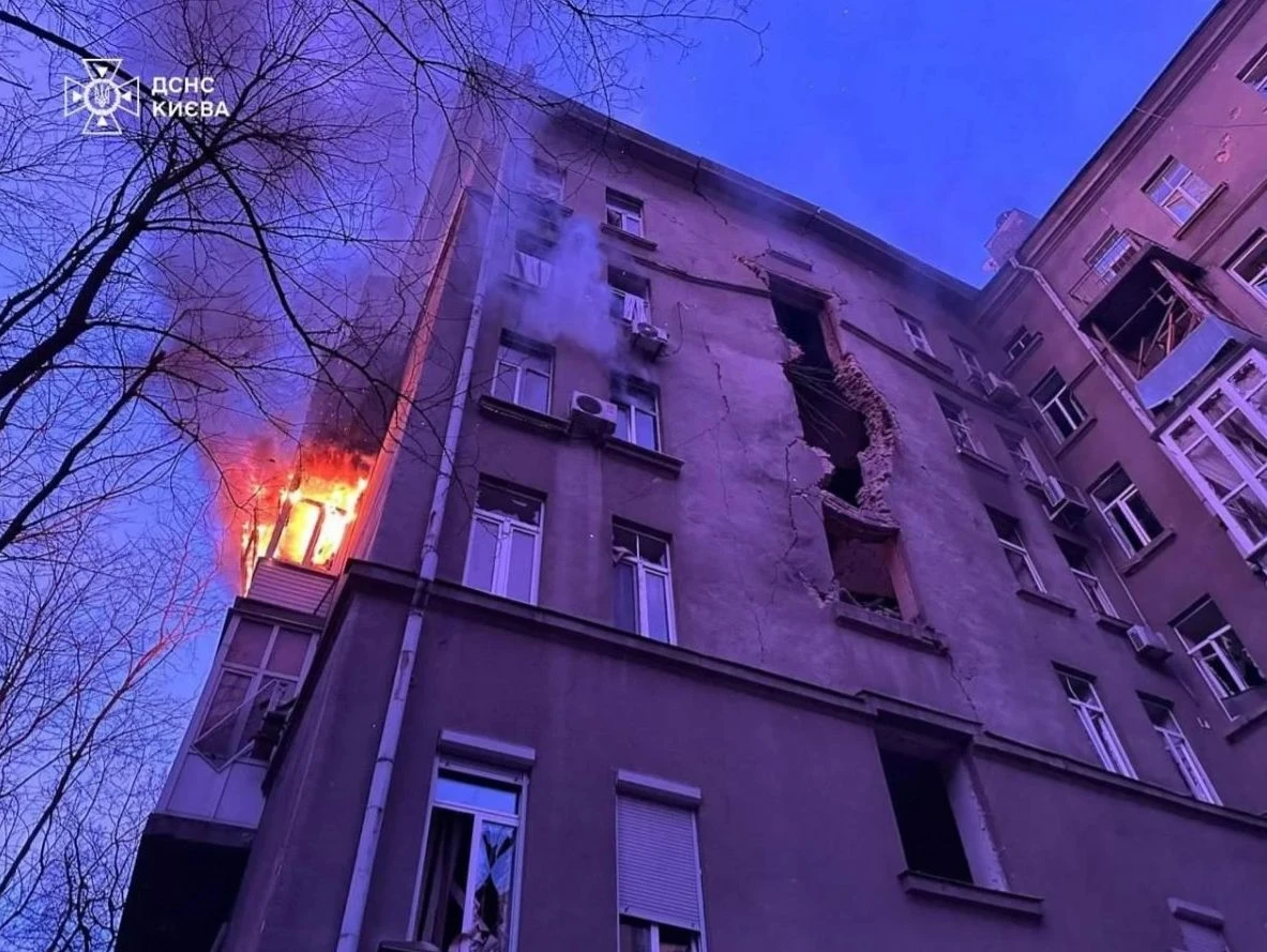 За ЧНГ! Русия удари Украйна с дронове, в Киев има разрушения СНИМКИ