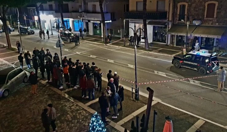 Касапница в Италия в новогодишната нощ! Египтянин нападна невинни с нож, а после... СНИМКИ 18+