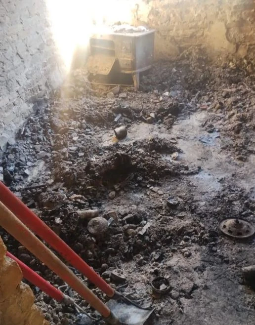 Смъртоносен ад в с. Кардам, откриха обгорял труп във... СНИМКИ