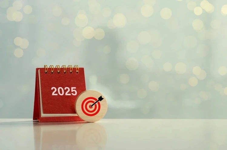 2025. Квадратната година. Какво носи за България?