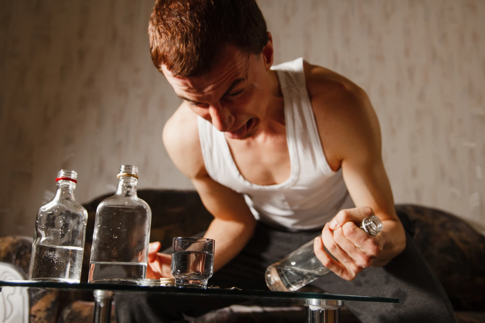 "Ку*ва, спиш с шофьори": Пиян скочи да бие жена си пред джамията