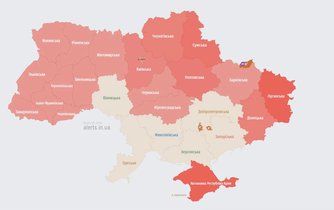 Сирени вият в Украйна, експлозии отекнаха в Чернигов и Суми КАРТА 