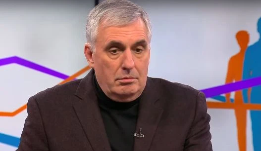 Калфин съсипа политиците