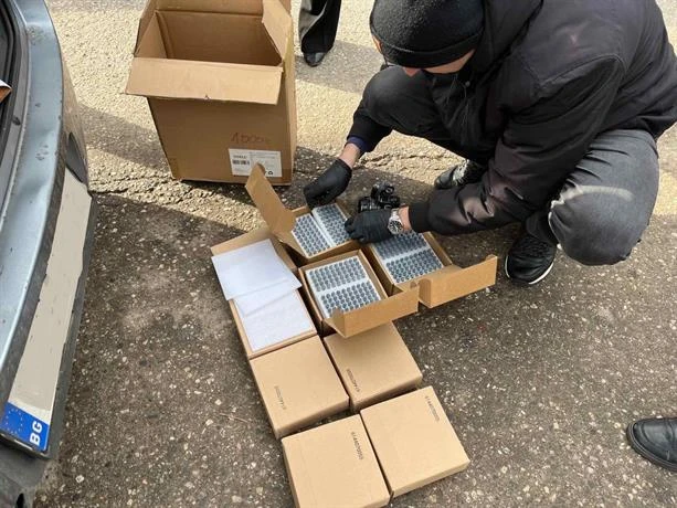 Шокиращо! Баба е участник в схемата за нелегална продажба на вейпове с наркотик