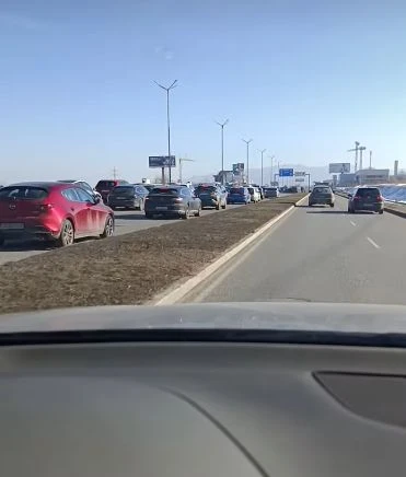 Първо в БЛИЦ! Адско верижно меле в София, тапата е огромна ВИДЕО 18+