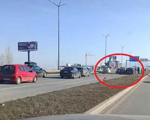 Първо в БЛИЦ! Адско верижно меле в София, тапата е огромна ВИДЕО 18+