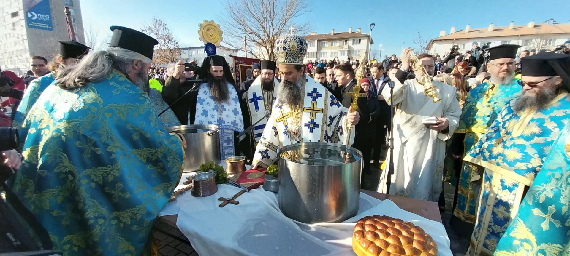 24 г. Ники спаси кръста в езерото в кв. "Дружба" СНИМКИ