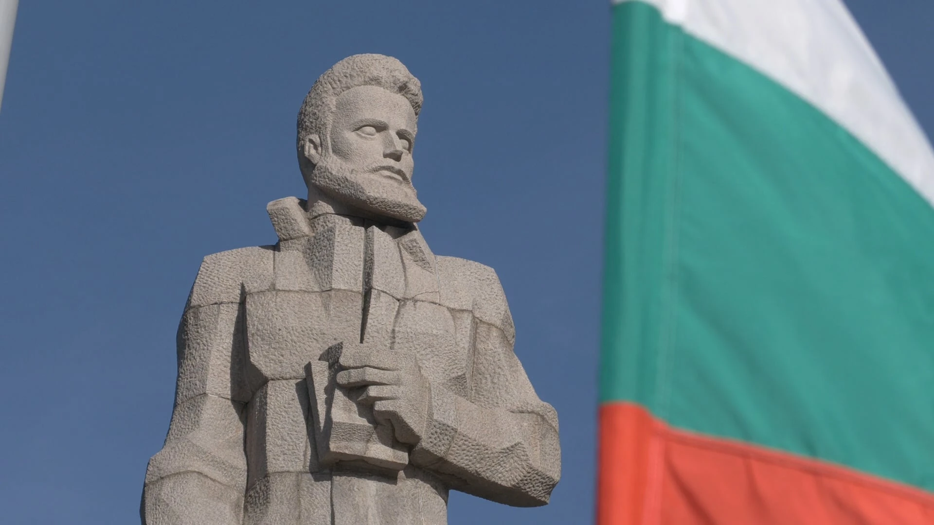 Героите не умират: 177 години от рождението на Христо Ботев отбелязаха в Калофер ВИДЕО