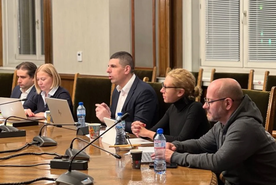 Каквото и да предстои, то ще е по-добро от политическия рекет на "Демократична България"