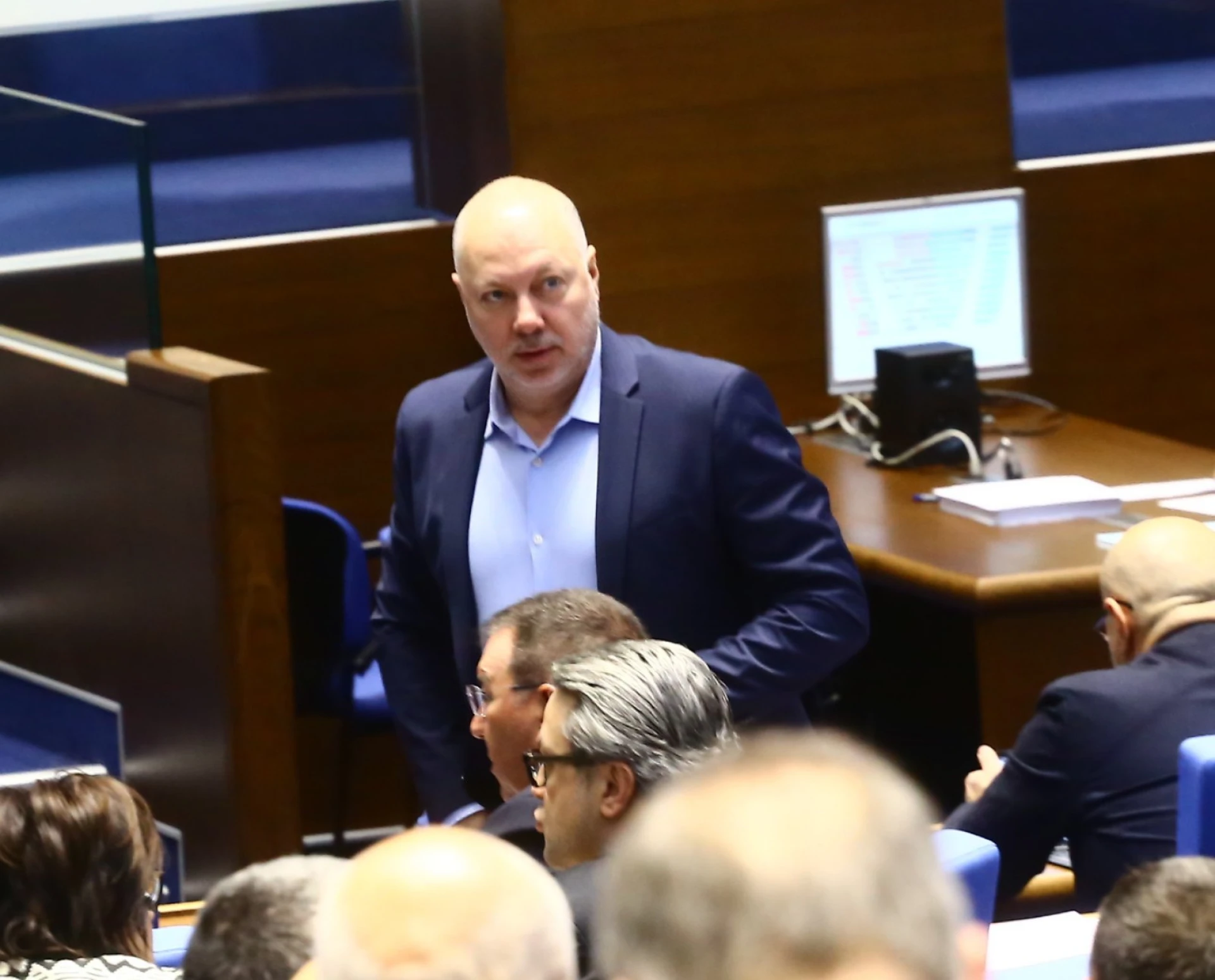 Ни вопъл, ни стон: Заседанието в МС приключи за 30 минути, а в парламента се пече нов кабинет