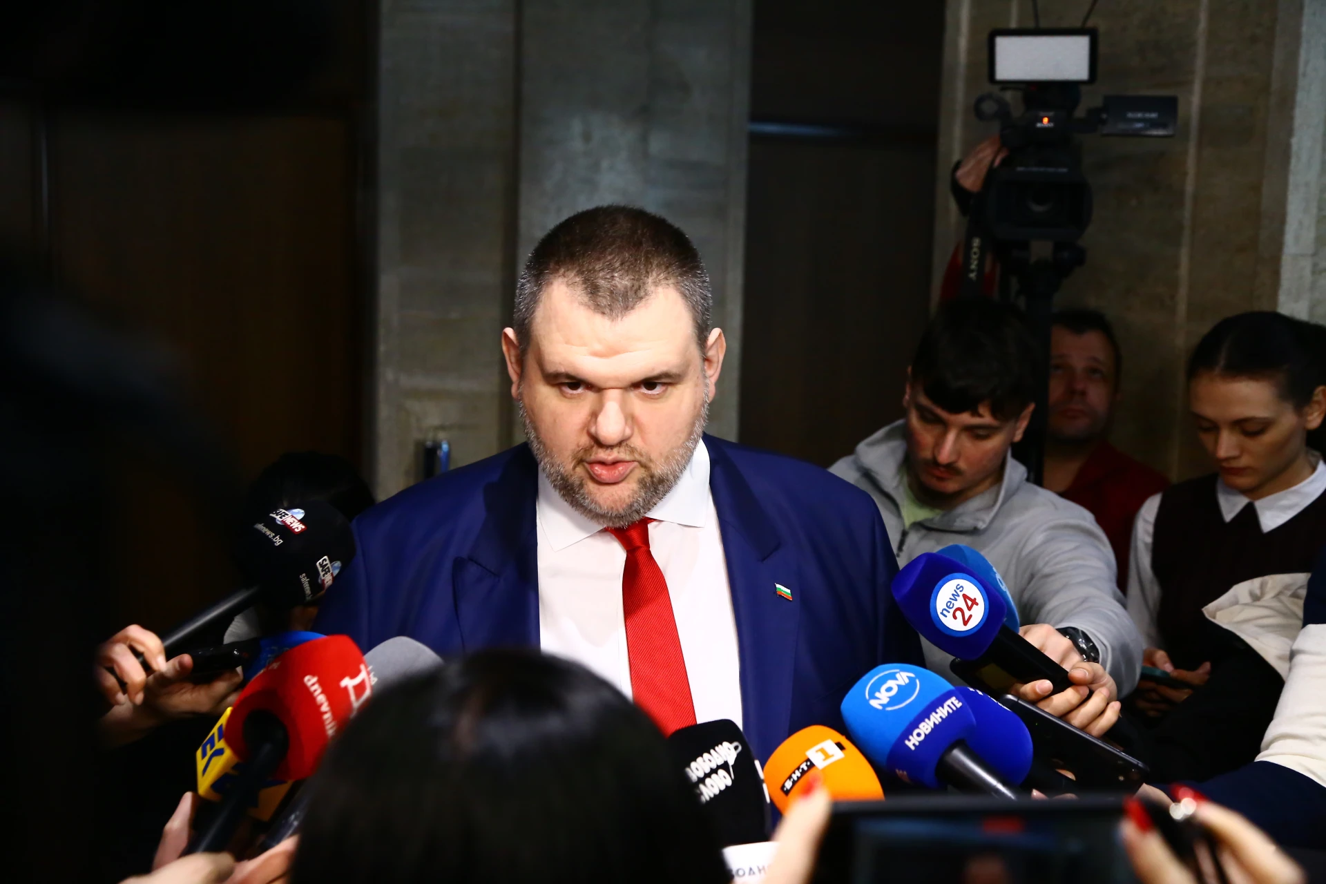 Георги Лозанов: Пеевски може да кара влака и от купето! Райчев: Пеевски е най-силният в държавата