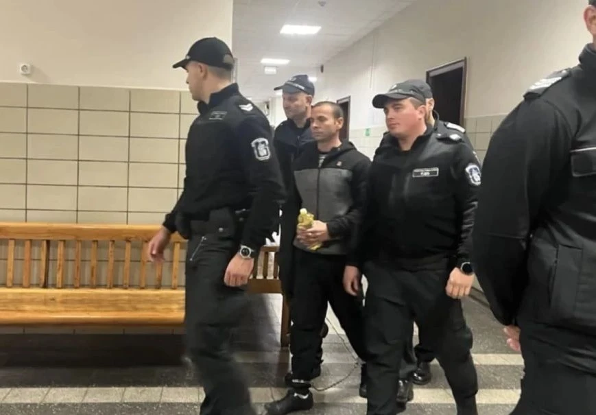 Отхвърлен Ромео уби с 4 удара в сърцето майката на детето си в хотелска стая 