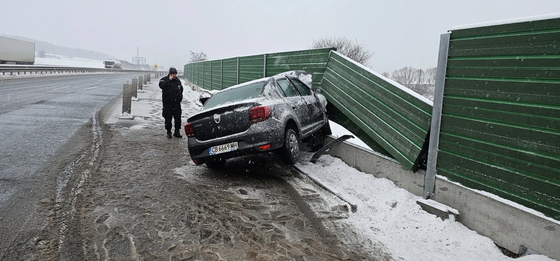 Зверско меле край Перник, в основата е "числото на звяра"! Зрелищни СНИМКИ