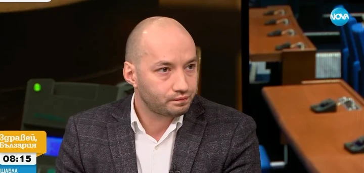 Политолог с мрачно бъдеще за кабинета, разкри каква е играта на Доган