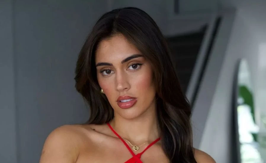 OnlyFans моделка се похвали: Печеля хиляди от това невинно действие, което подлудява мъжете 