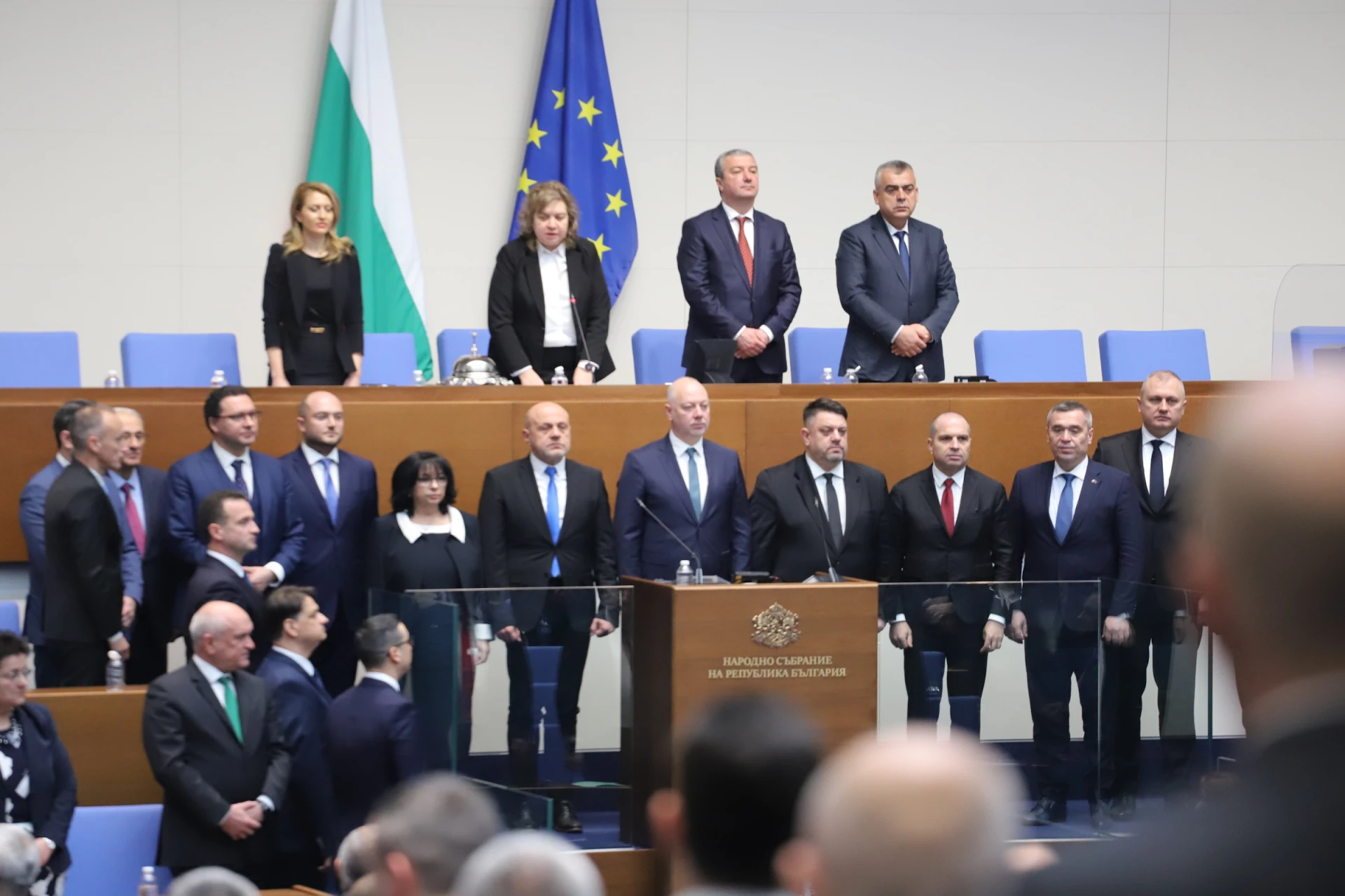 Желязков и министрите му на кръстосан разпит в парламента