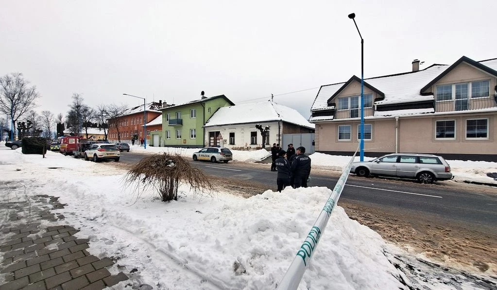 Кървава баня в училище! Отличник подивя и уби двама с нож СНИМКИ