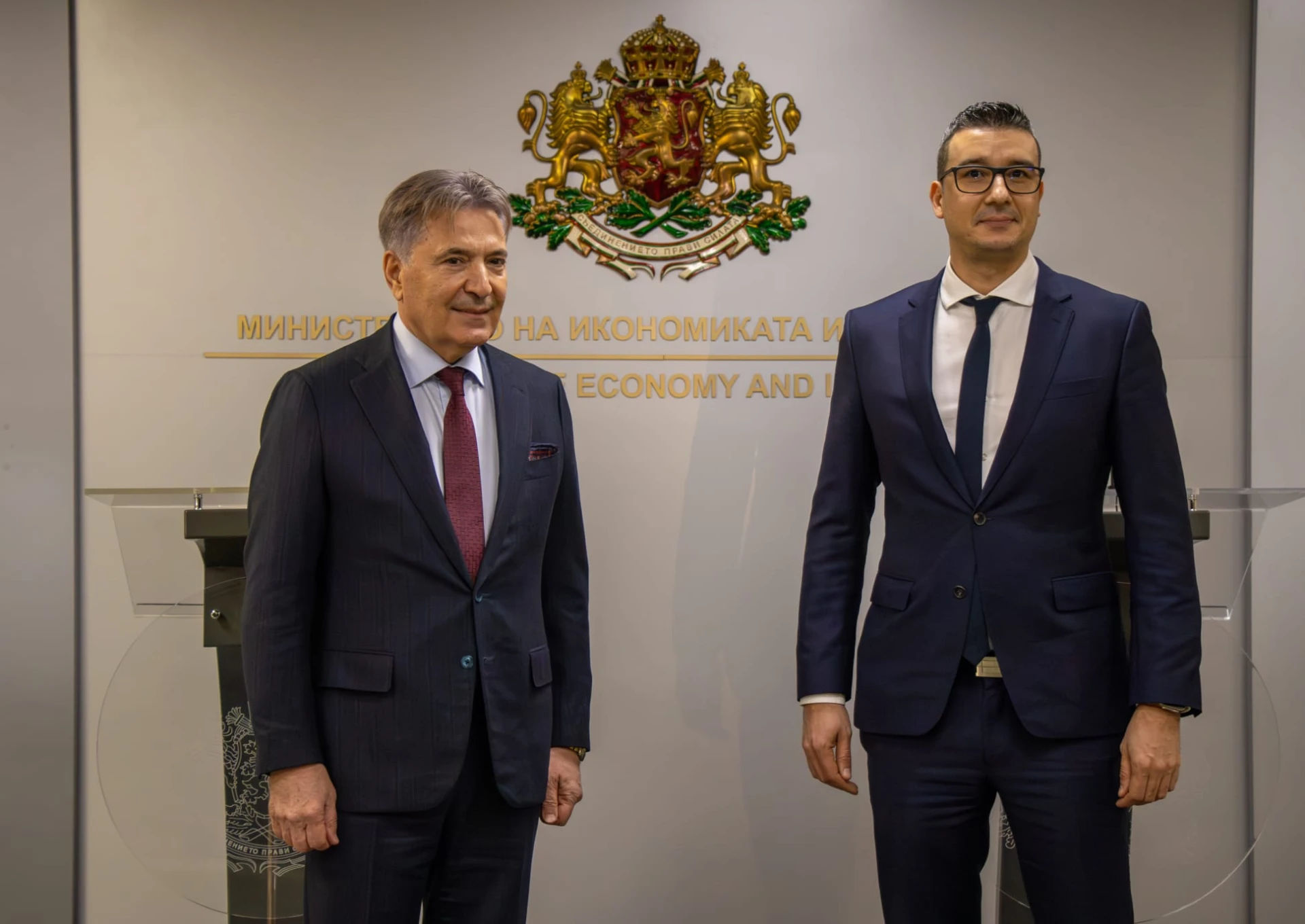 Петър Дилов прие поста министър на икономиката и индустрията от д-р Петко Николов