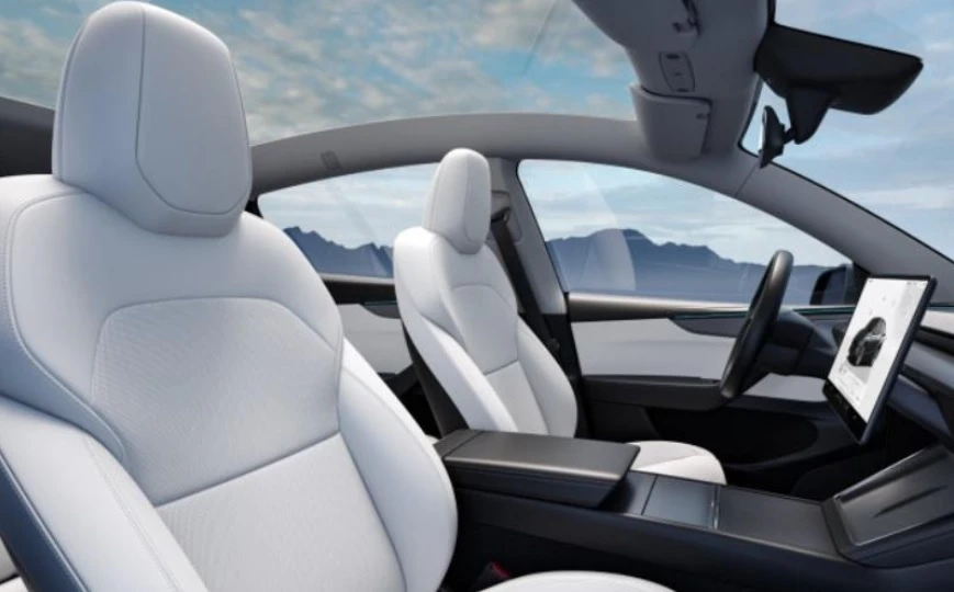 Футуристичен дизайн и по-голям пробег: Показаха новата Tesla Model Y СНИМКИ