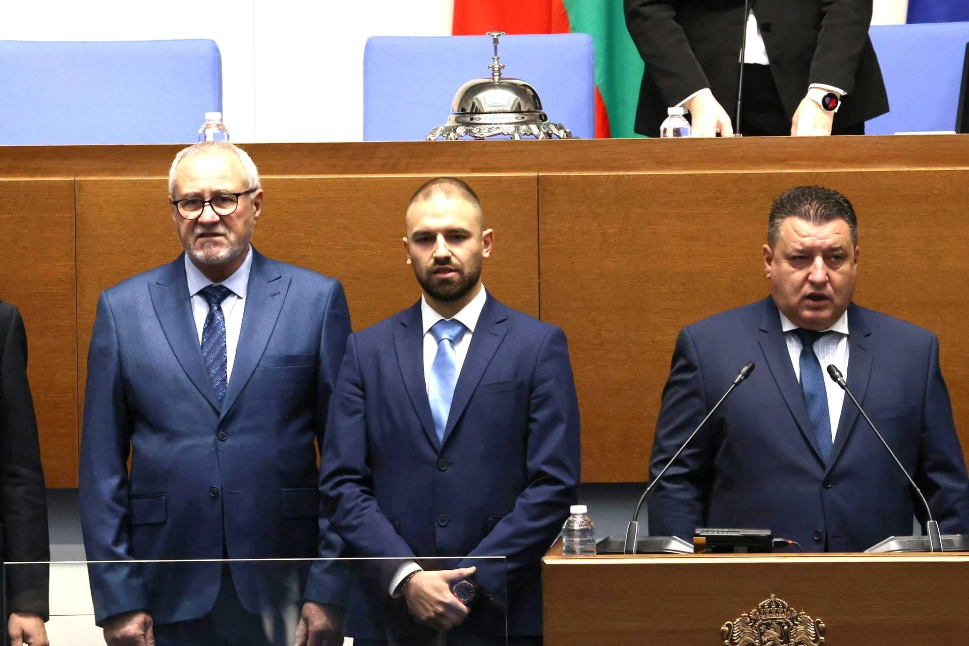 Футболен шеф сяда в стола на Томислав Дончев 