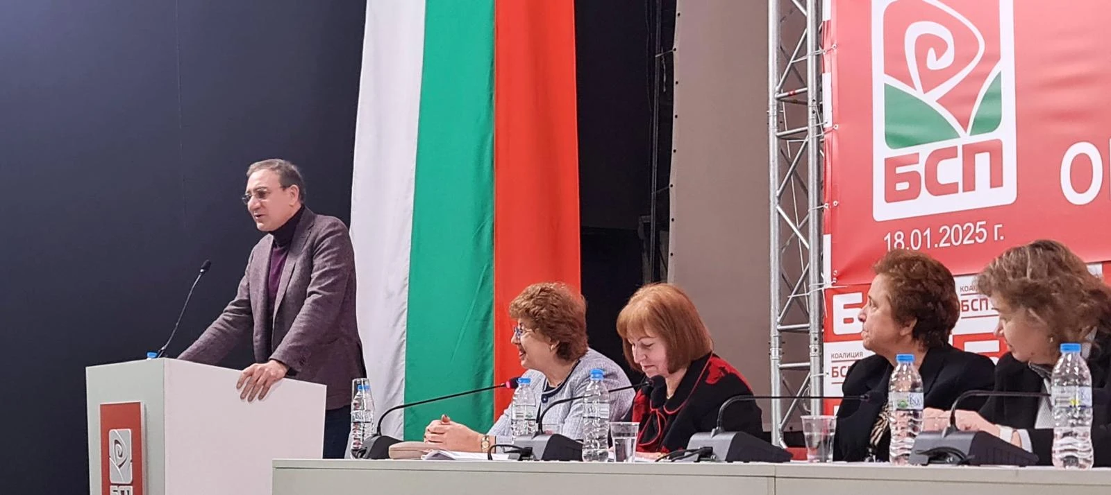 Дора Янкова отново оглави Обединението на жените социалистки в БСП