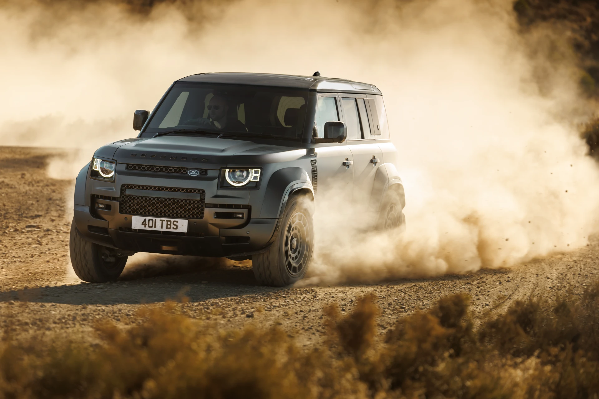 DEFENDER OCTA осигурява основите за участие в световния рали райд шампионат на Декар и ФИА