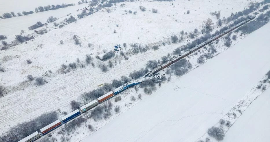 Продължават да хвърчат глави заради жп трагедията до Локорско