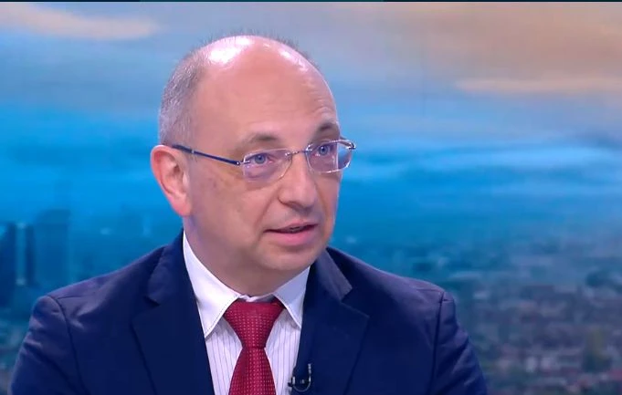 Кабинетът "Желязков": Коалиция на гроздето и лисицата, а се застреляхме за еврозоната!