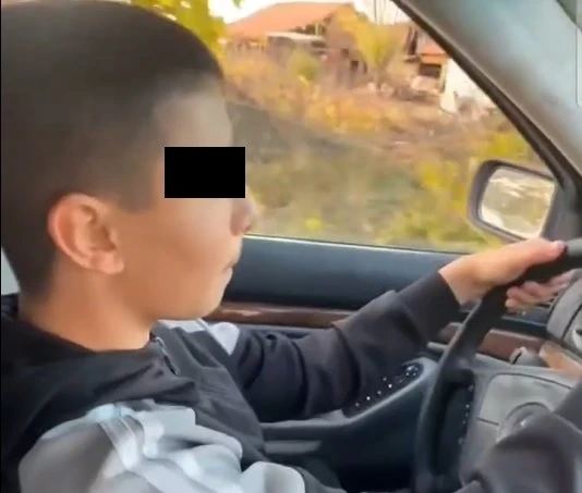 Новият Фончо: 13-г. хлапак подкара кола във Врачанско, фука се с това ВИДЕО