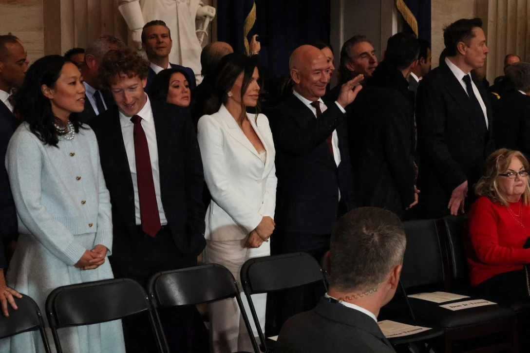 Пошлост и позор: Тези красавици избиха рибата с кошмарни тоалети на инаугурацията на Тръмп СНИМКИ