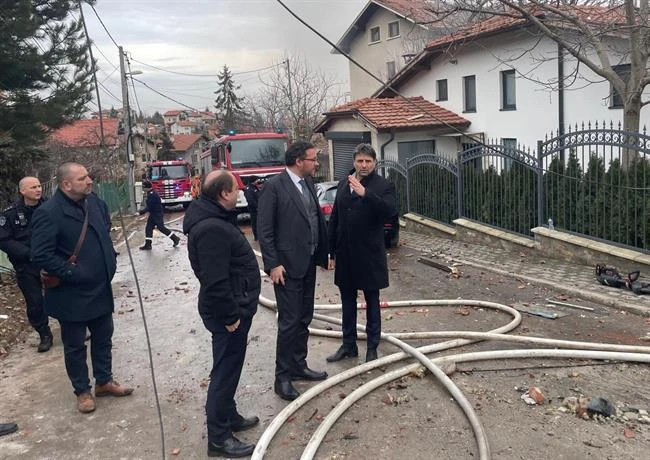 Митов пристигна спешно в Банкя след взрива, ето какво се случва