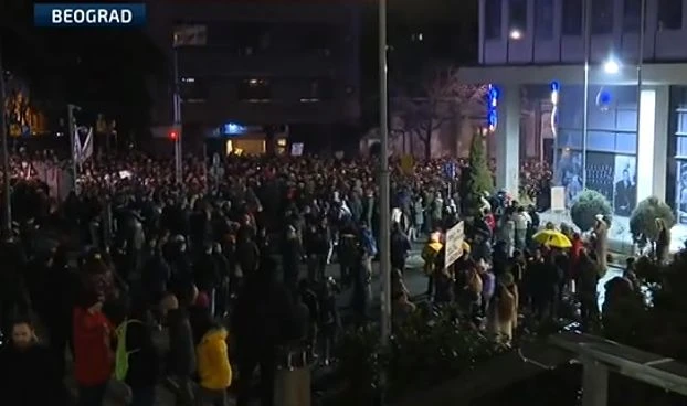 Белград пламна заради Вучич, страшно е, а през това време той... ВИДЕО