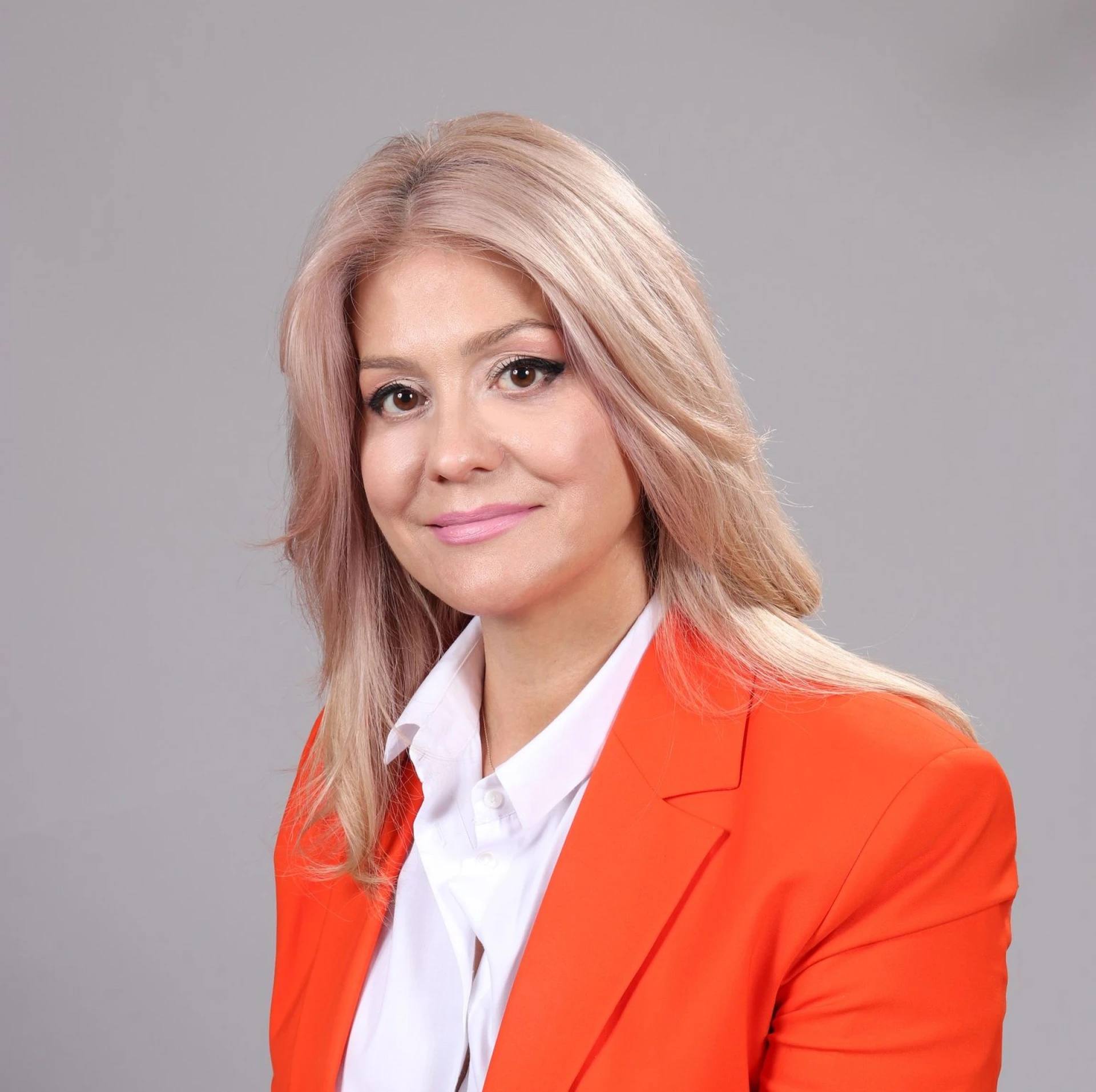 Обрат! Андрияна Петкова остава шефка на НДК 
