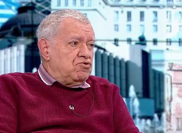 Проф. Константинов: Пеевски може да обедини двете ДПС-та