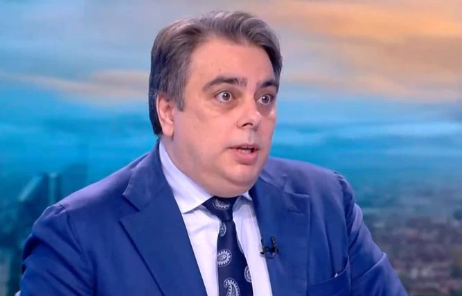 Асен Василев пак се оправдава за издънката с бюджета, обвини Борисов за... 