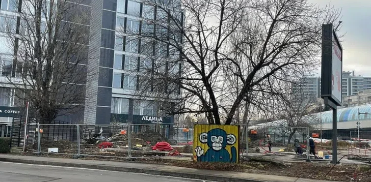 Скандално: Как "прекарвачите" пред КАТ получиха бонус 12 павилиона от главния архитект на София