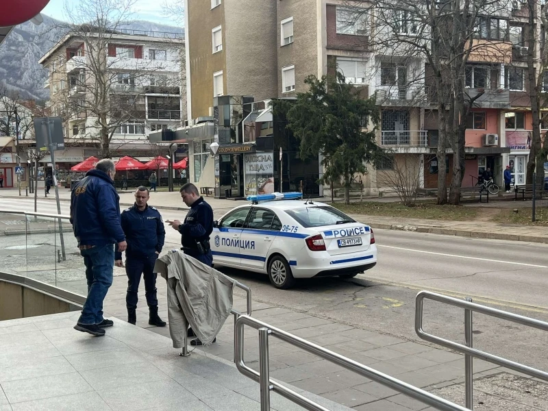 Психотрилър в центъра на Враца СНИМКИ