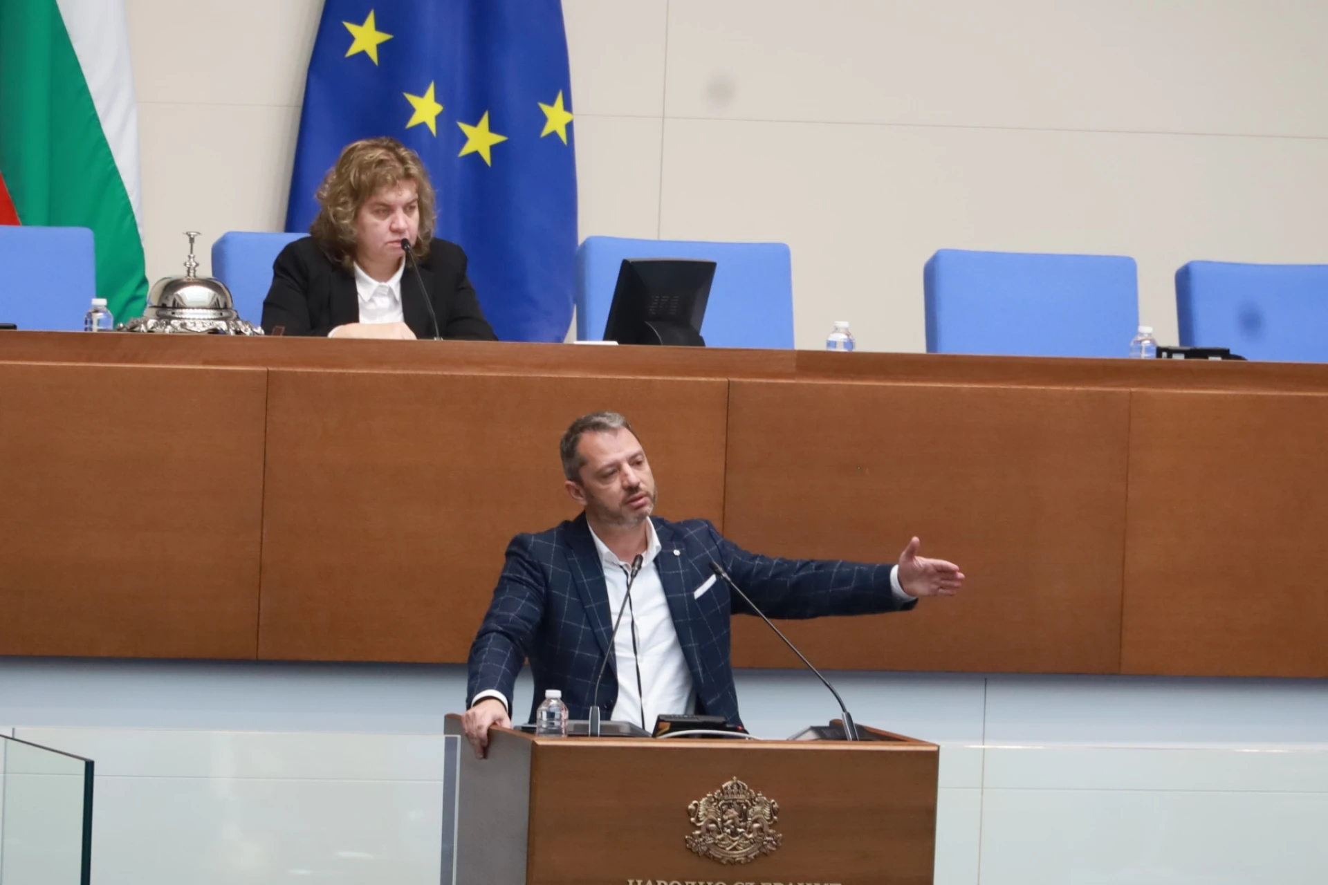 Теменужка Петкова сви сърцата на българите, ето откъде идва дупката от 18 млрд. лв. в бюджета БЛИЦ Live
