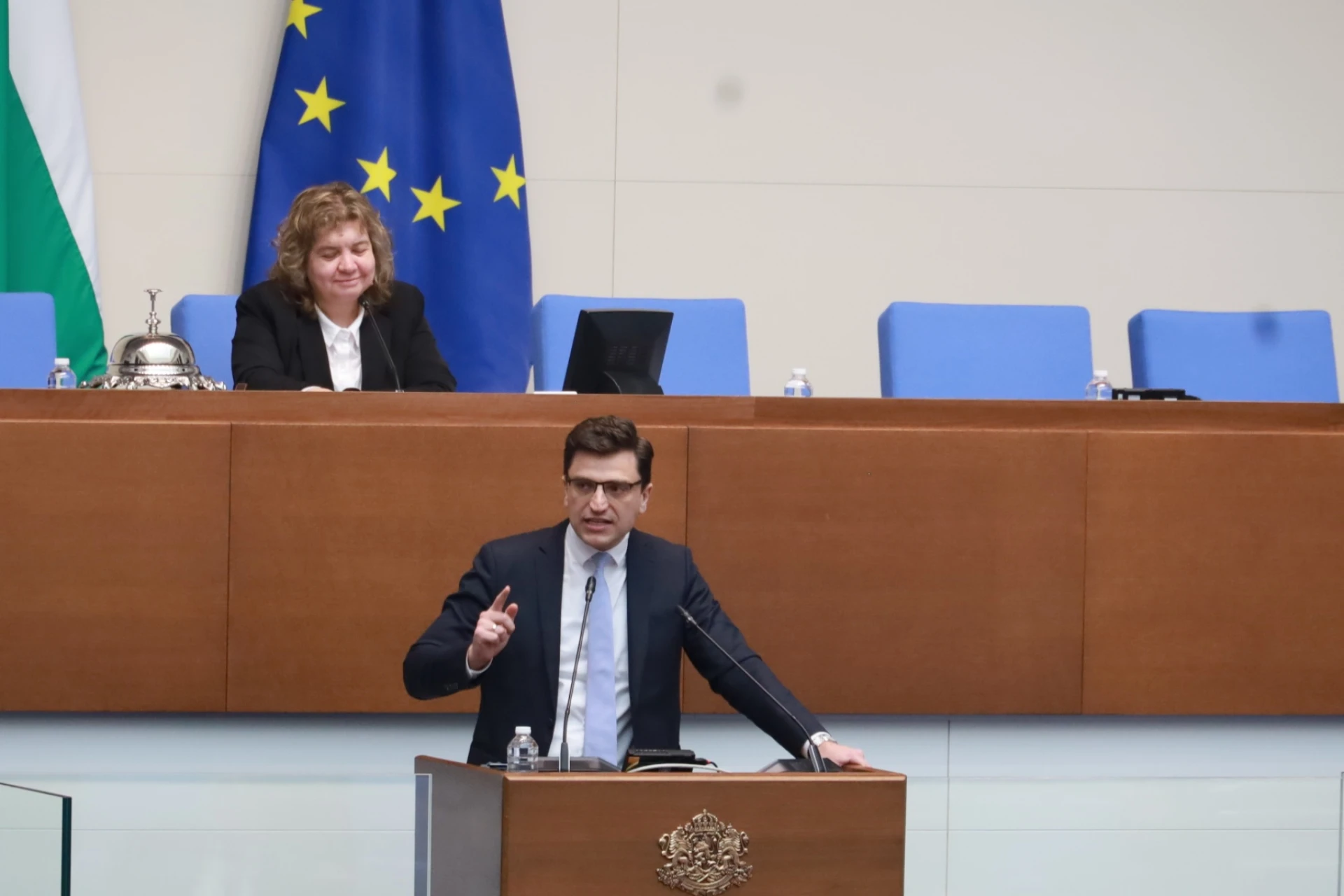 Теменужка Петкова сви сърцата на българите, ето откъде идва дупката от 18 млрд. лв. в бюджета БЛИЦ Live