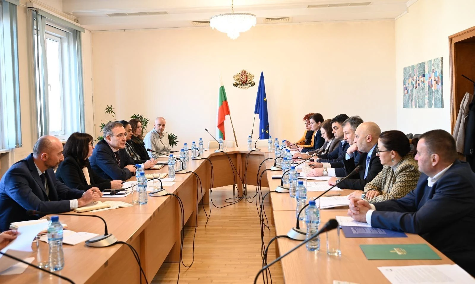Министър Гуцанов пред НСОРБ: Ще положим всички усилия нито един човек да не остане без необходимата подкрепа