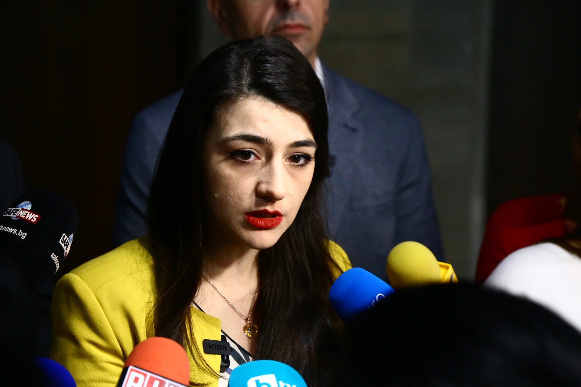 Фотобомба! Спипаха Лена да си прави селфи с прасето пред...