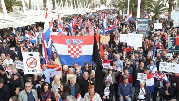 Балканите горят, а ние чакаме: Народ ли сме или зрители?