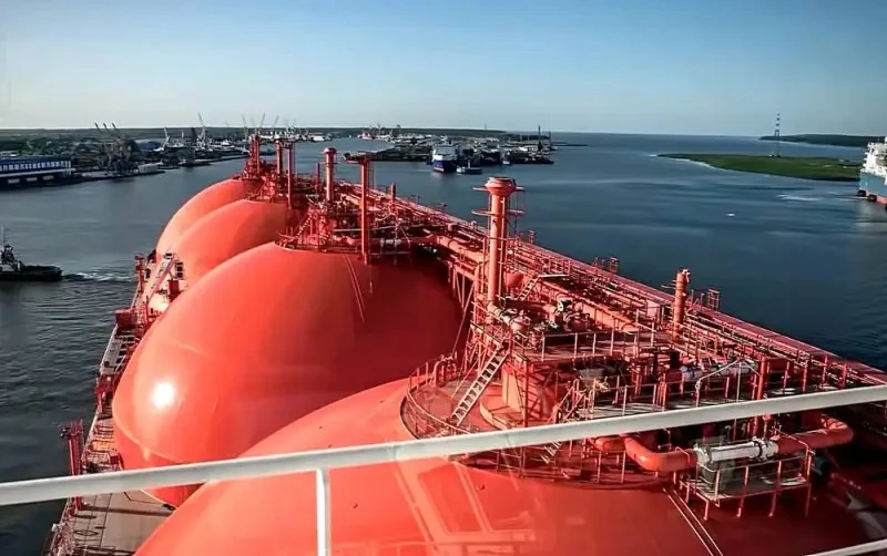Германия обясни защо купува руски LNG: За да не спечели Москва двойно повече пари