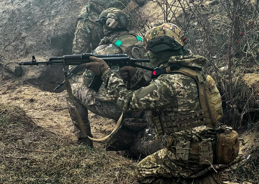 „Фронтът се пропуква“: Войната на изтощение напряга украинската армия