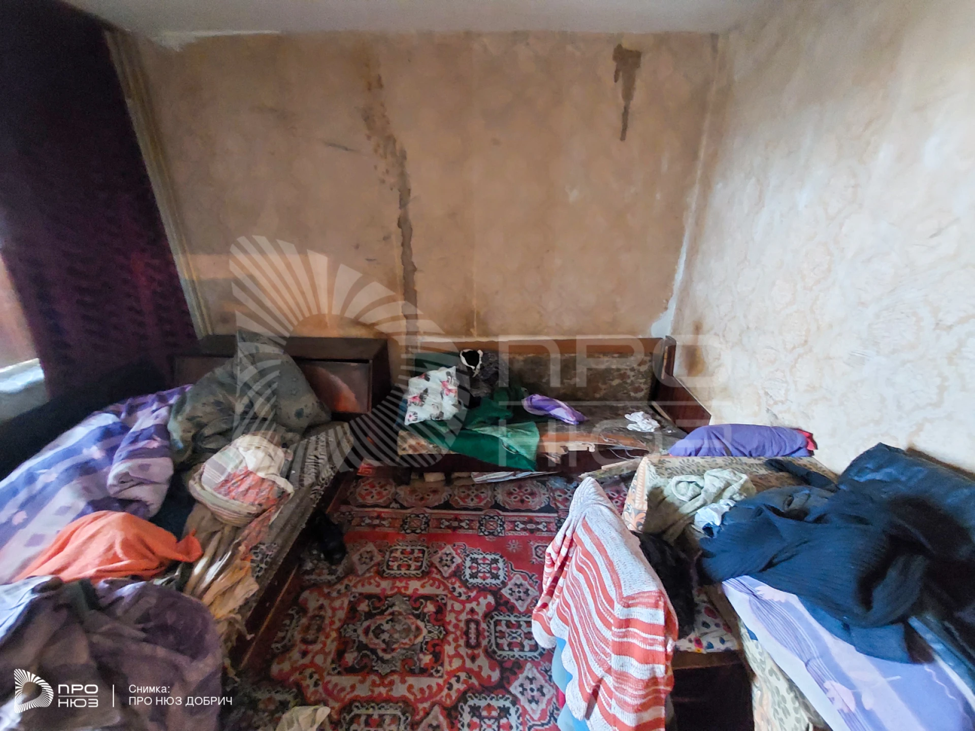Смразяваща трагедия в Добрич: 5 дни болна жена живя с трупа на майка си СНИМКИ 