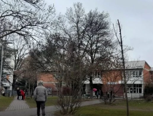 Заплахи за бомби в Северна Македония, евакуираха училища