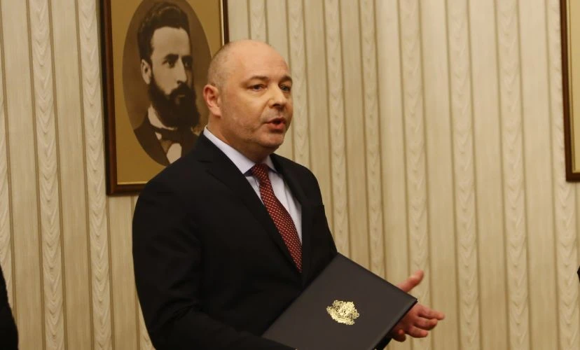 Проф. Габровски лъсна в грозна измама